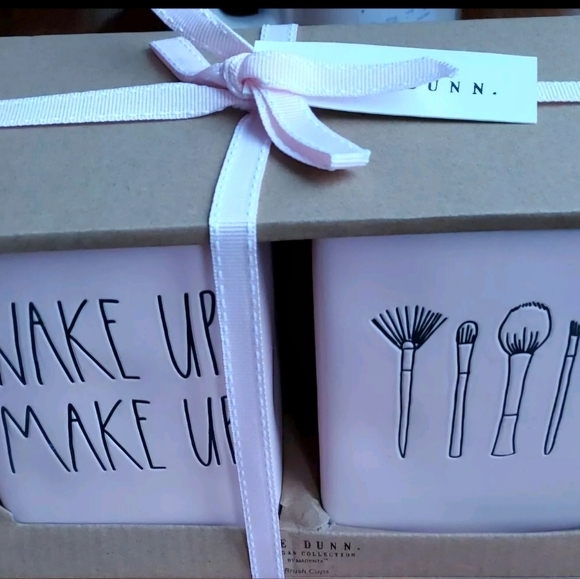 Retired Rae Dunn Blush Pink "WAKE UP MAKE UP" Brush Holder Set. Collectible &HTF - Picture 2 of 8